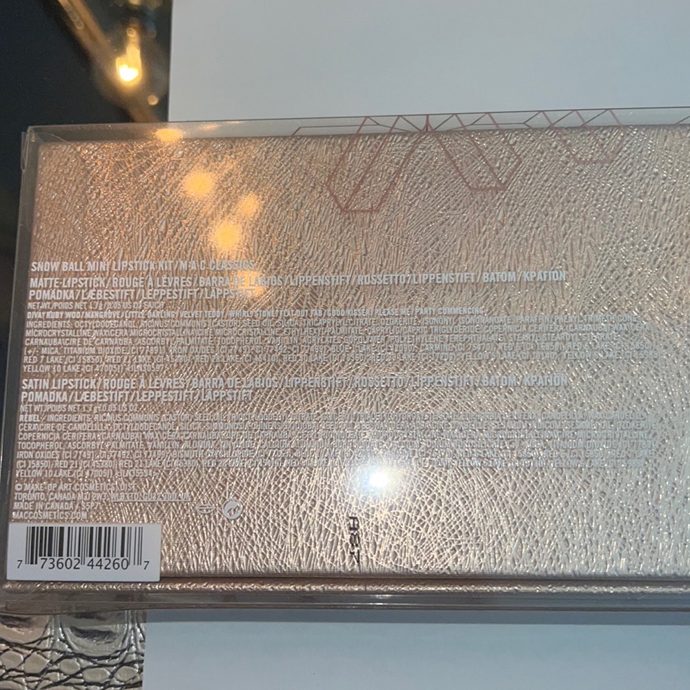 NIB! Mac Cosmetics Snow Ball Mini Lipstick Kit. - Picture 9 of 11